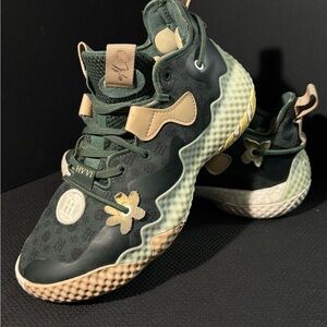 Adidas Harden Vol. 6 Kids Basketball Shoes Size 4